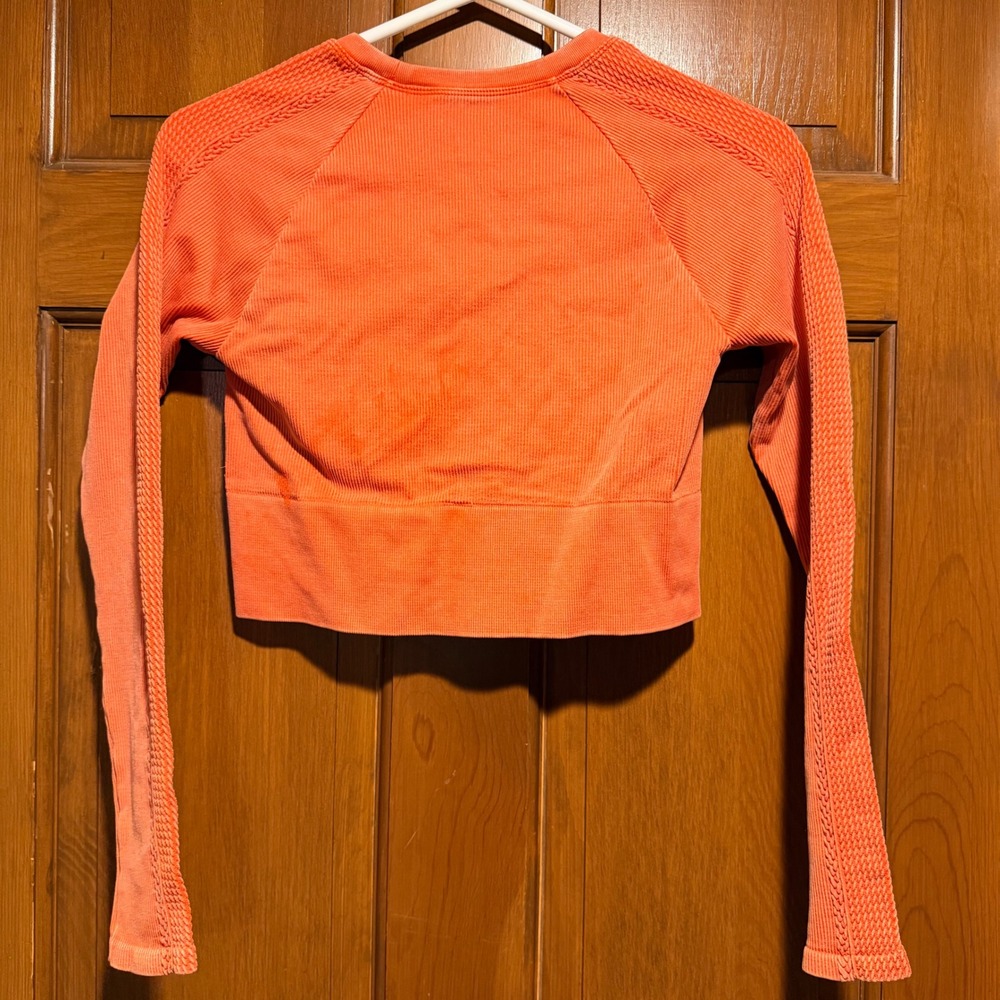 OFFLINE By Aerie Big Chill Seamless Long Sleeve Mid Crop Top Medium Athletic - Picture 7 of 8